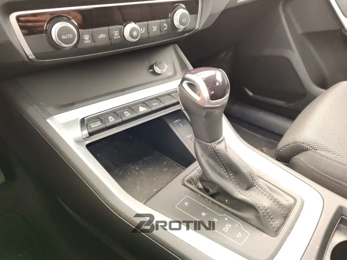 Audi Q3 Sportback usata a Massa-Carrara (10)