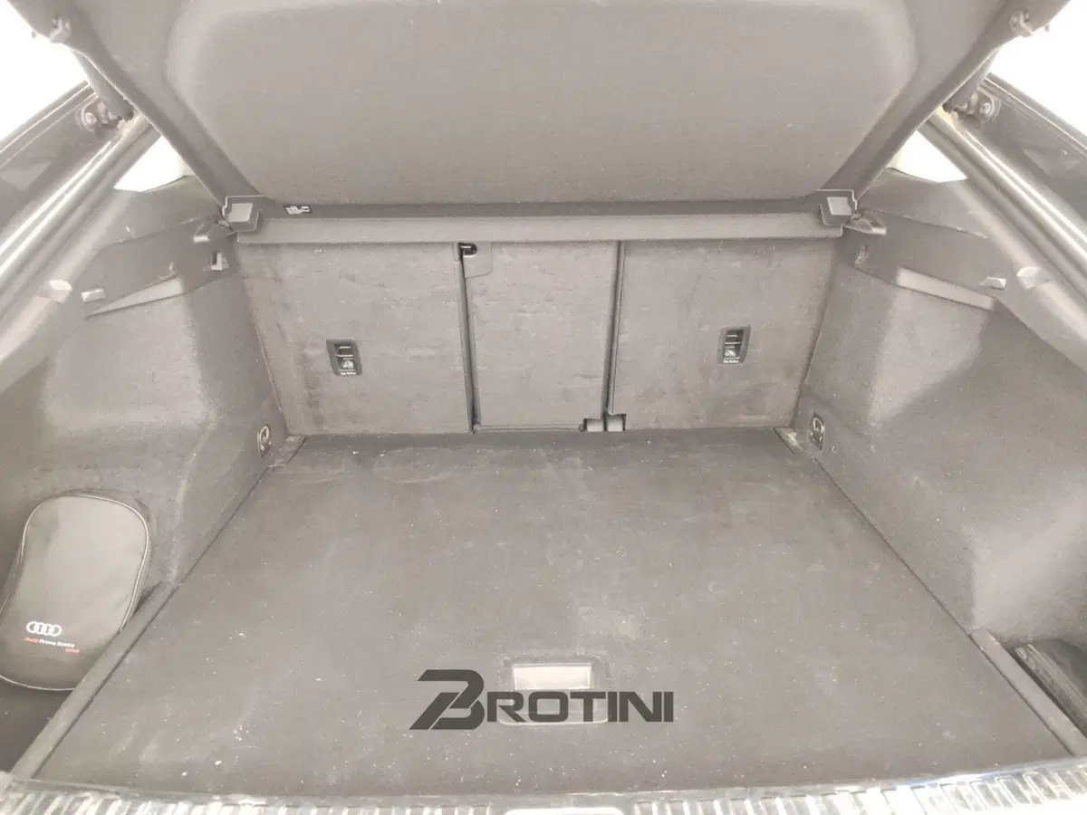 Audi Q3 Sportback usata a Massa-Carrara (12)
