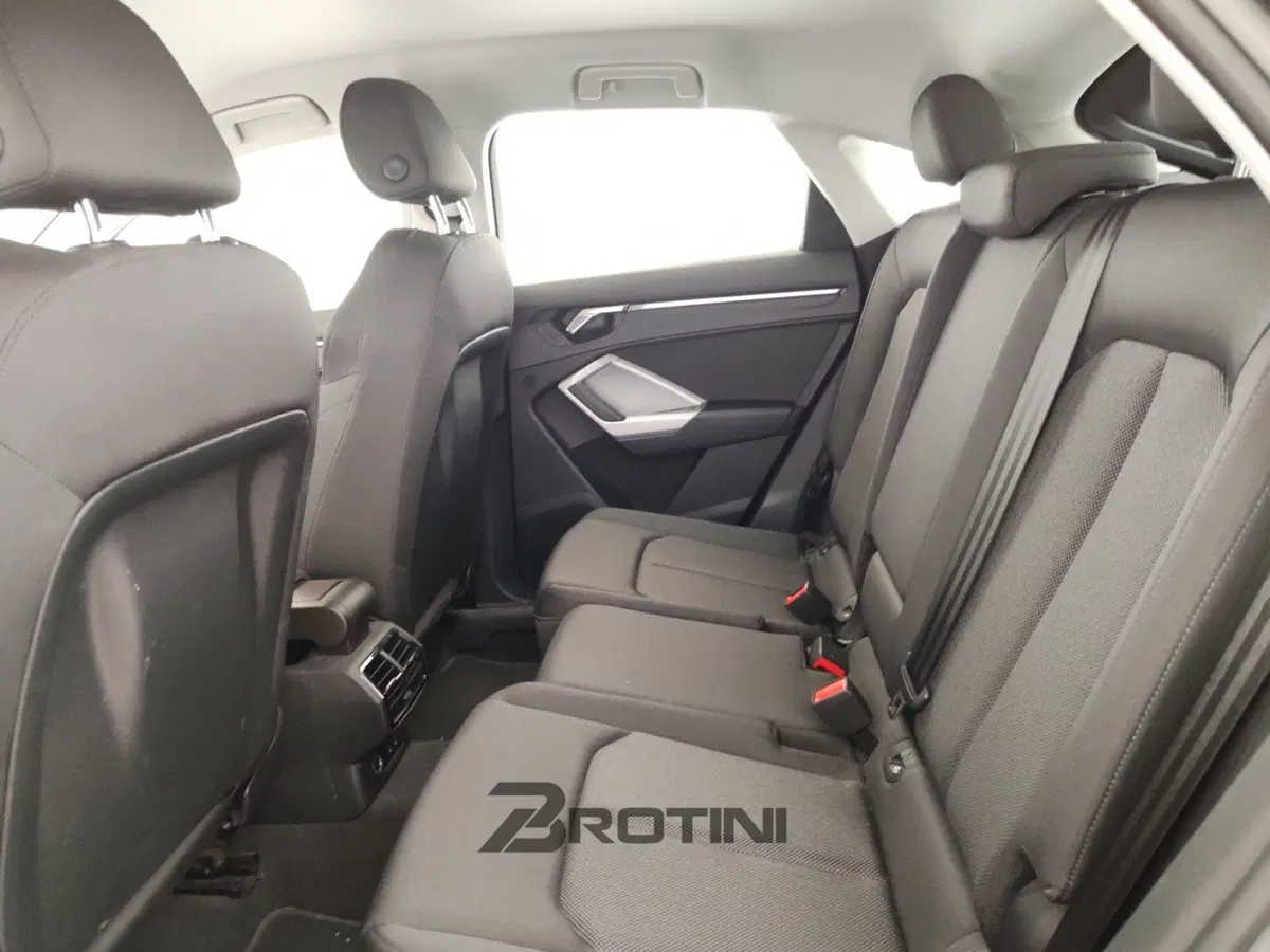 Audi Q3 Sportback usata a Massa-Carrara (9)
