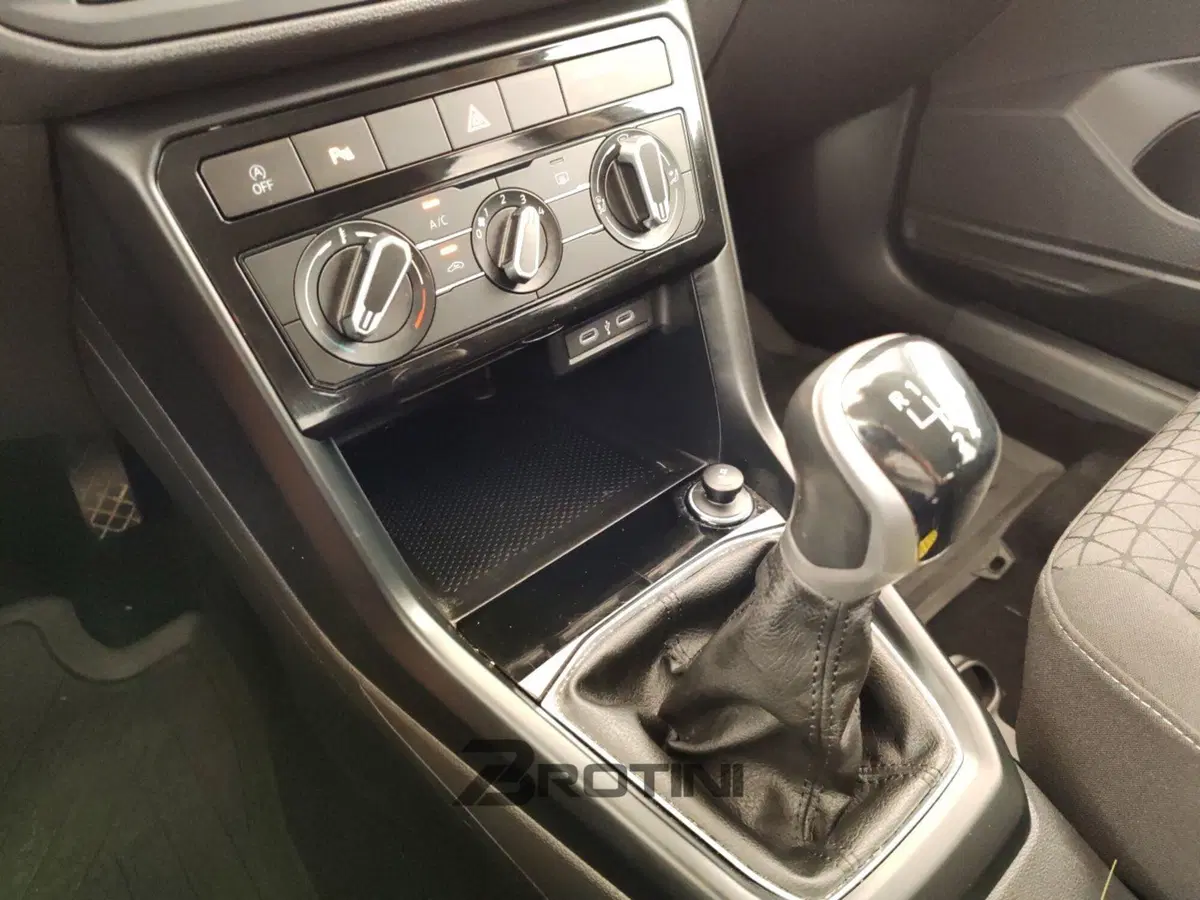 Volkswagen T-Cross usata a Massa-Carrara (11)