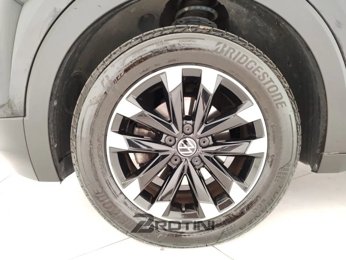 Volkswagen T-Cross usata a Massa-Carrara (6)