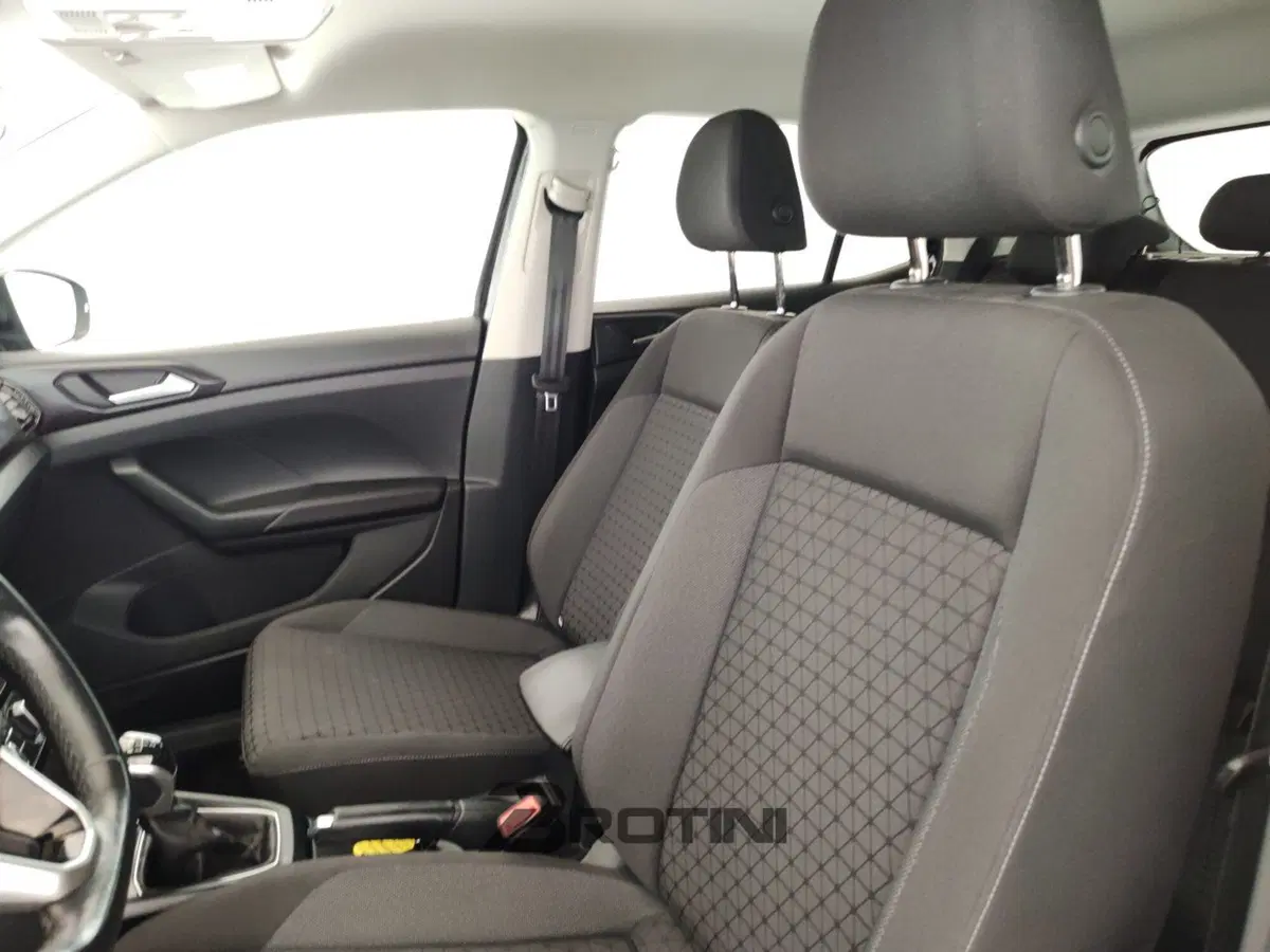 Volkswagen T-Cross usata a Massa-Carrara (9)