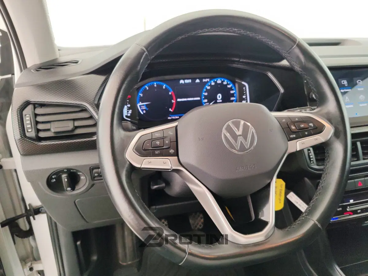 Volkswagen T-Cross usata a Massa-Carrara (15)