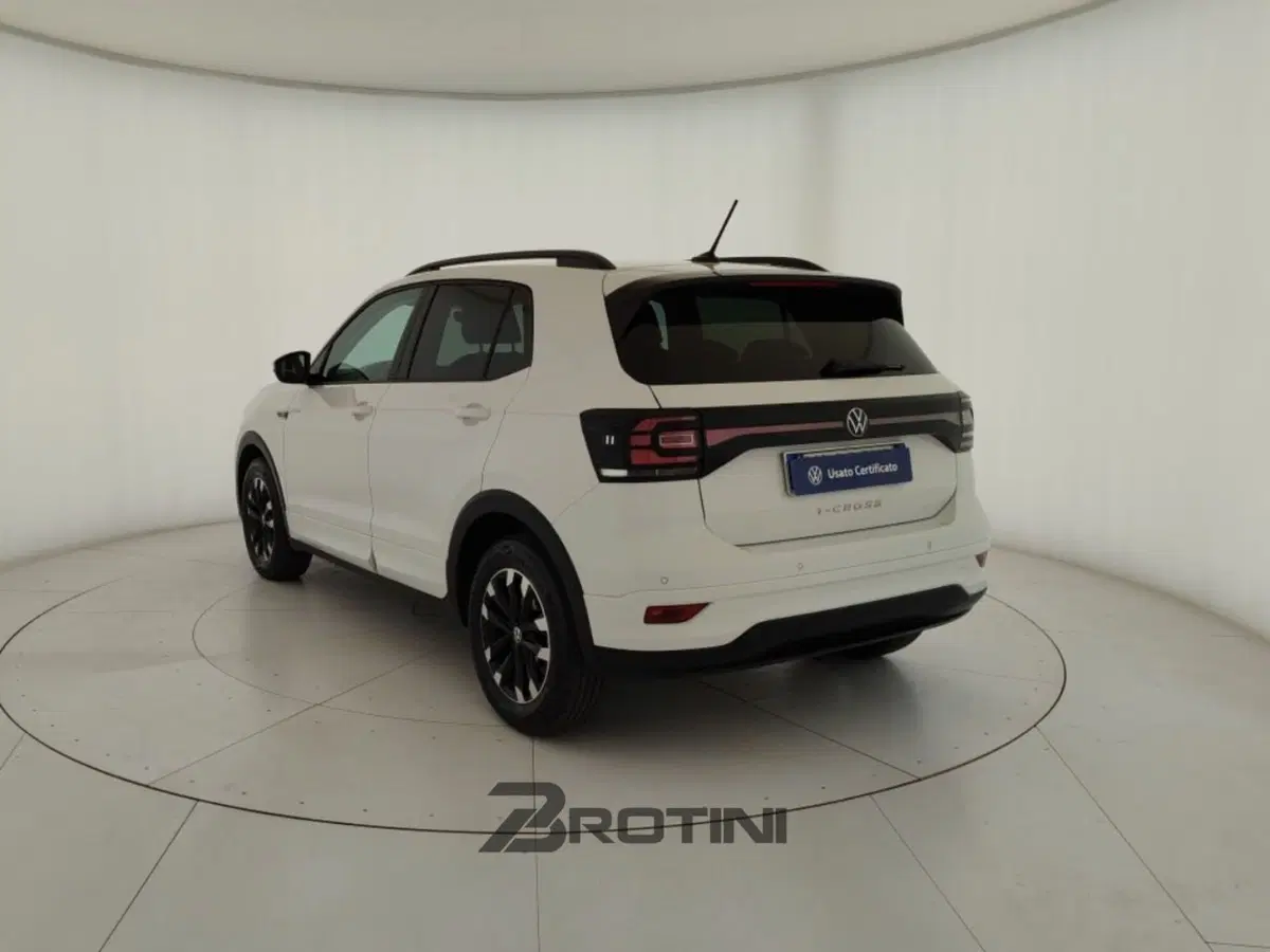 Volkswagen T-Cross usata a Massa-Carrara (2)