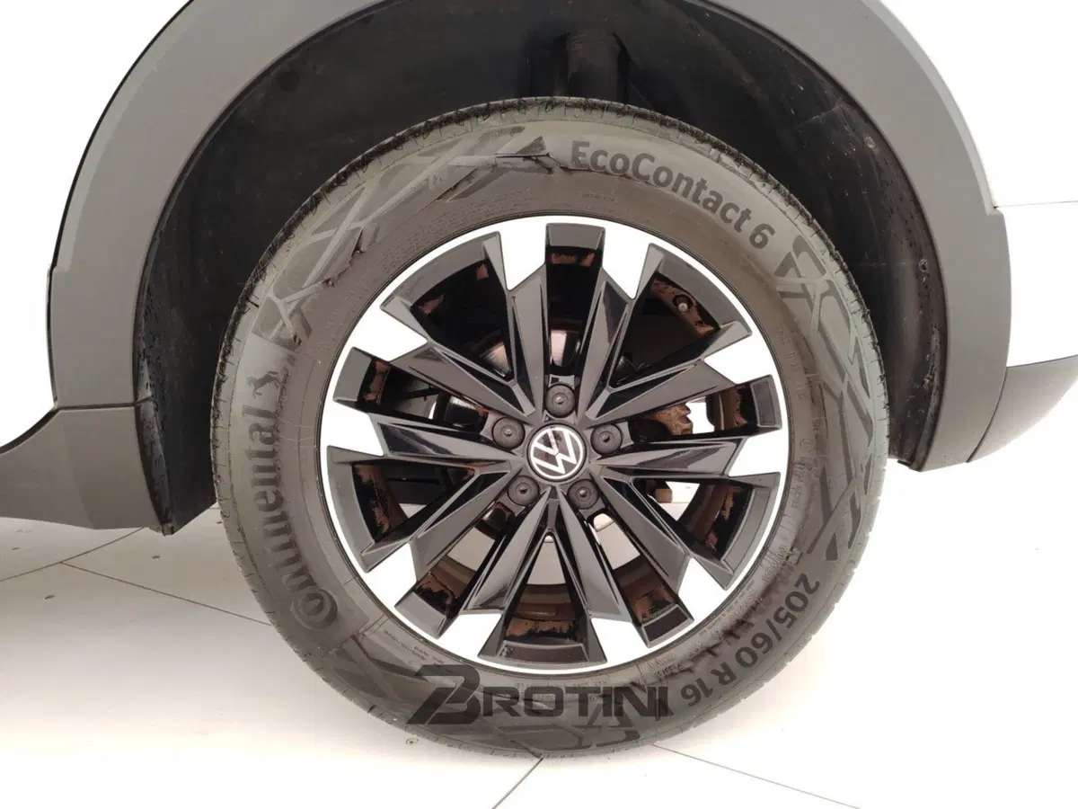 Volkswagen T-Cross usata a Massa-Carrara (6)