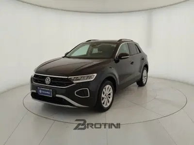 Volkswagen T-Roc 1.5 tsi Edition dsg del 2024 usata a Massa