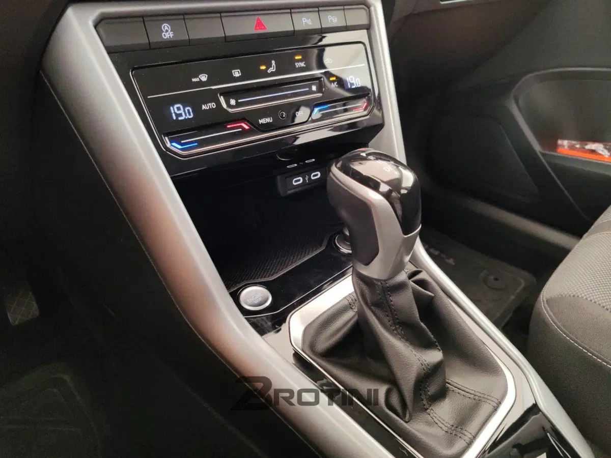 Volkswagen T-Roc usata a Massa-Carrara (11)