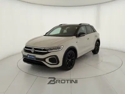 Volkswagen T-Roc 2.0 tdi R-Line 115cv del 2023 usata a Massa