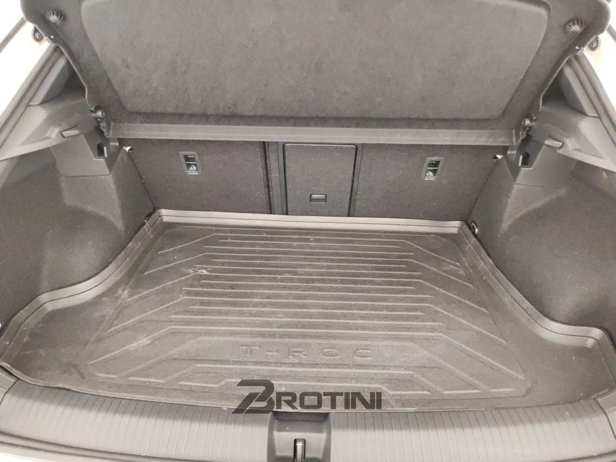 Volkswagen T-Roc usata a Massa-Carrara (14)