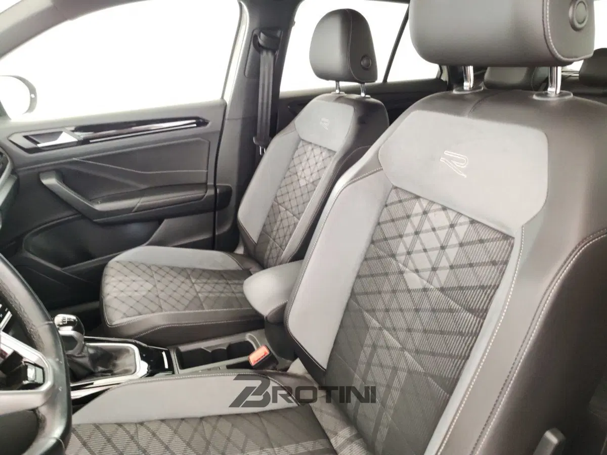 Volkswagen T-Roc usata a Massa-Carrara (8)