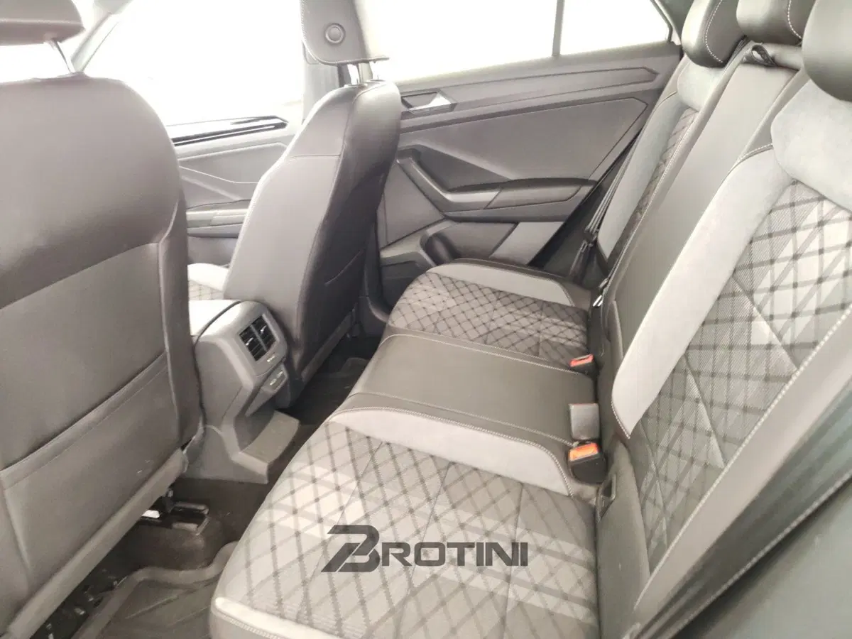 Volkswagen T-Roc usata a Massa-Carrara (9)