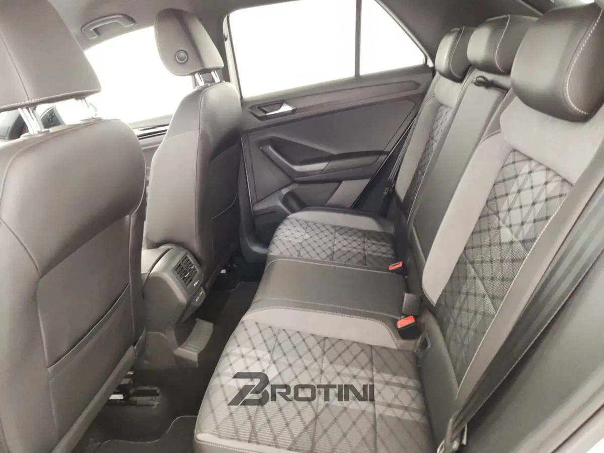 Volkswagen T-Roc usata a Massa-Carrara (10)