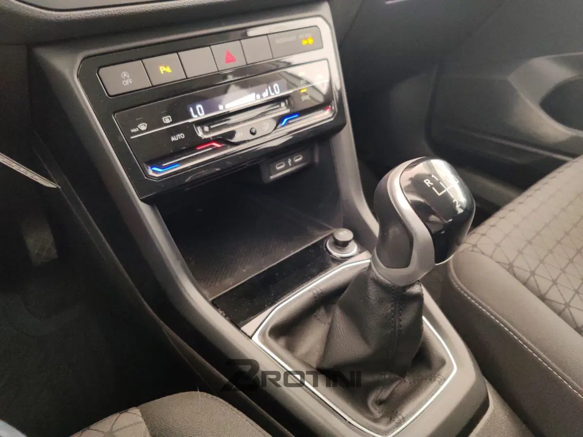 Volkswagen T-Cross usata a Massa-Carrara (11)