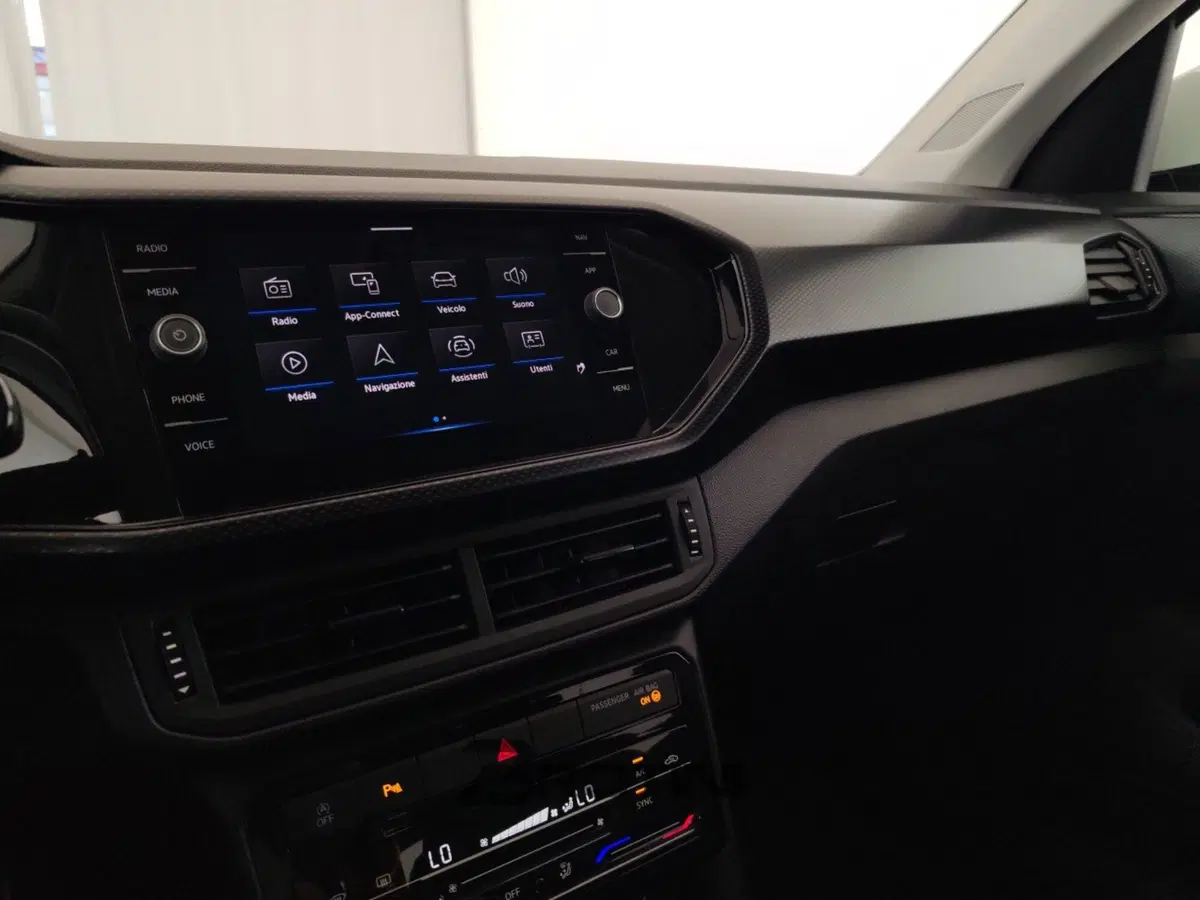 Volkswagen T-Cross usata a Massa-Carrara (12)