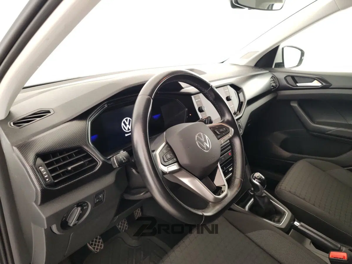 Volkswagen T-Cross usata a Massa-Carrara (8)
