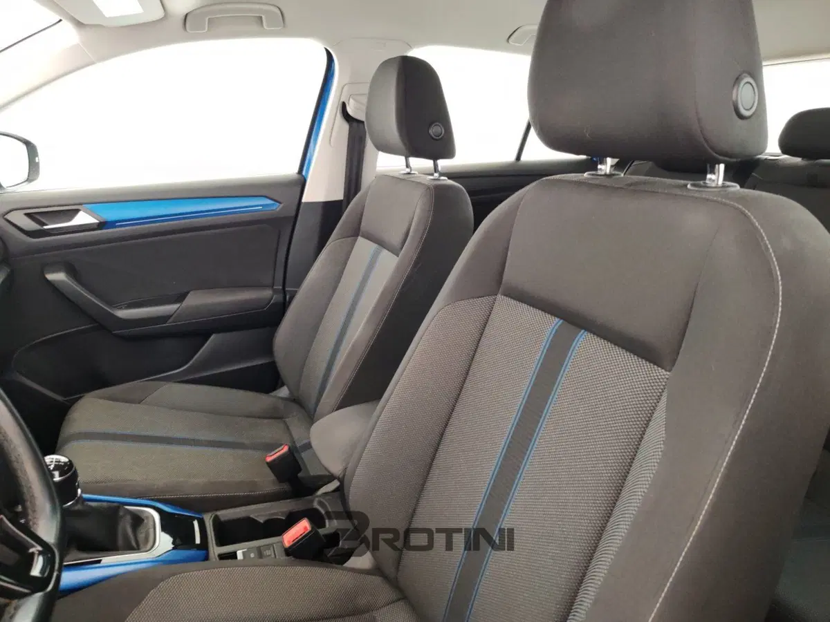 Volkswagen T-Roc usata a Massa-Carrara (9)