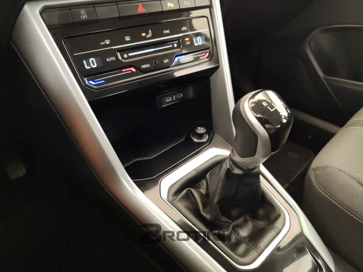 Volkswagen T-Roc usata a Massa-Carrara (11)