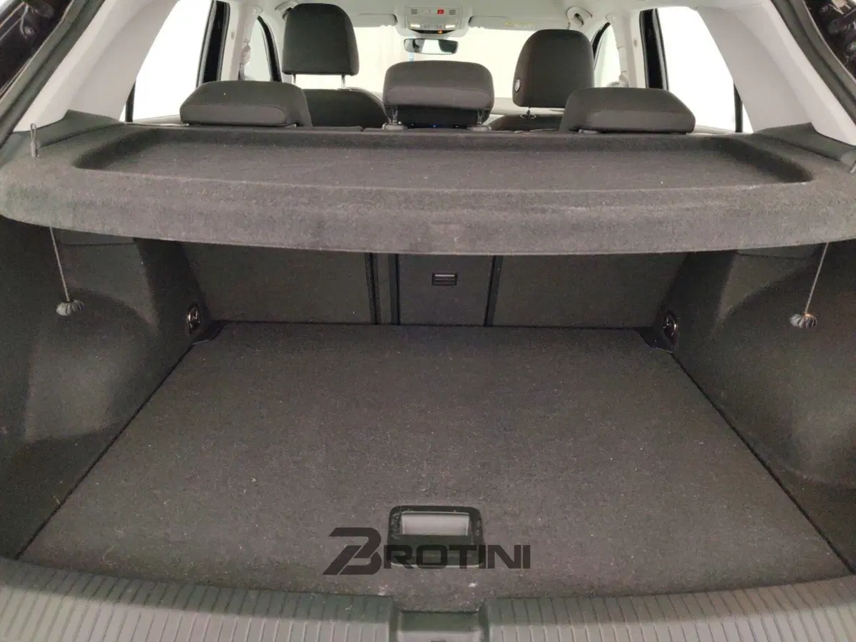 Volkswagen T-Roc usata a Massa-Carrara (15)