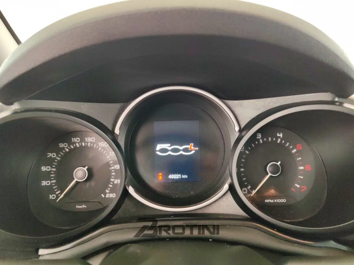Fiat 500L usata a Massa-Carrara (17)
