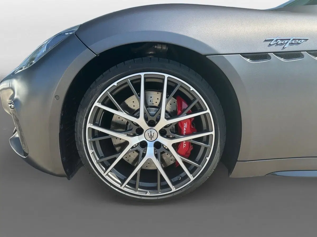 Maserati Granturismo usata a Ancona (15)
