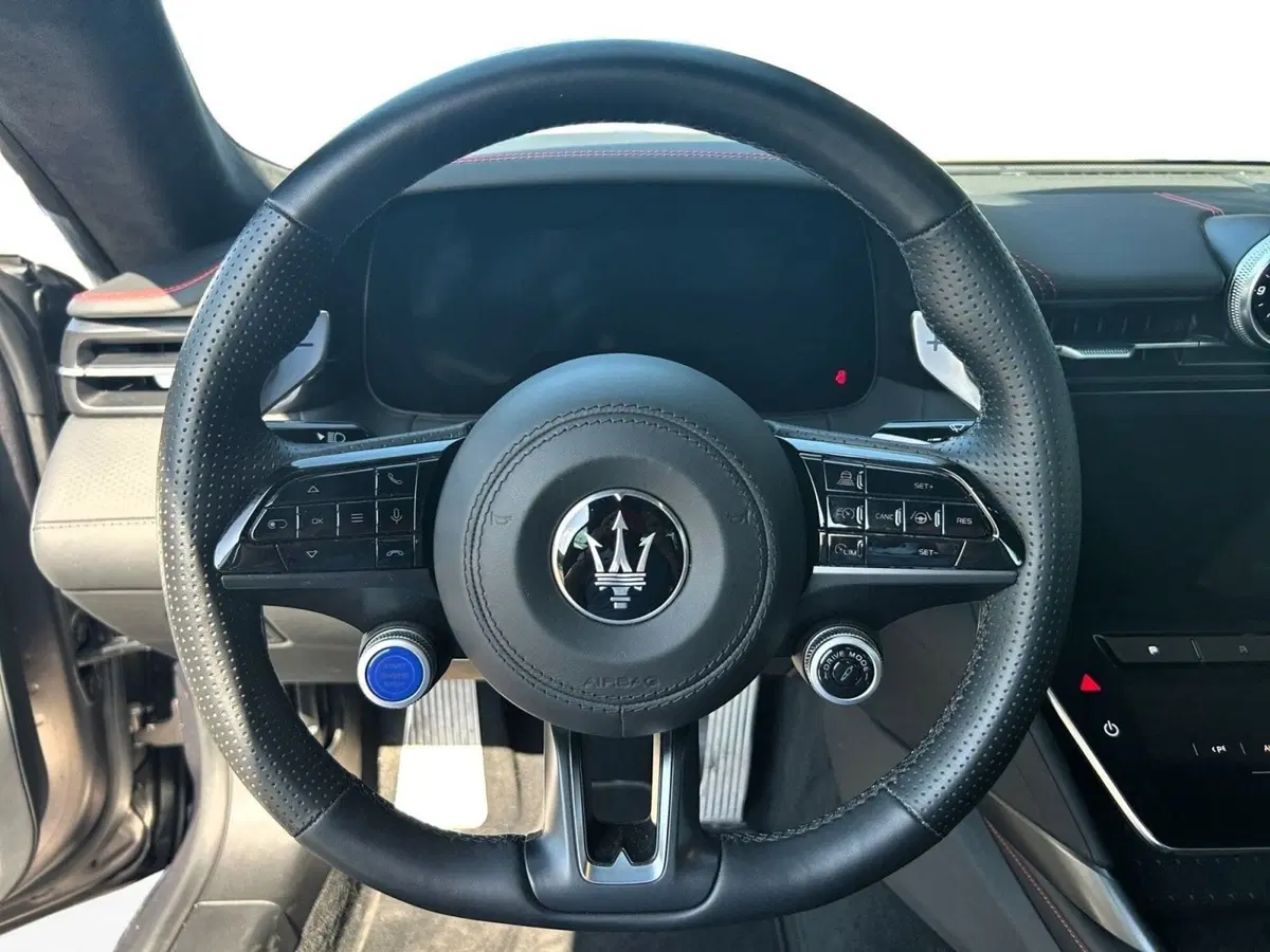 Maserati Granturismo usata a Ancona (20)