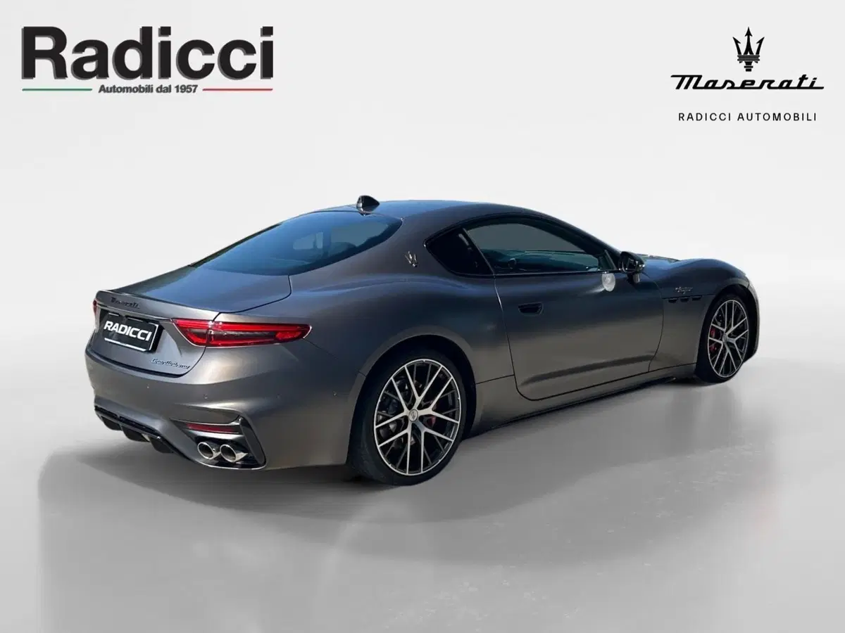 Maserati Granturismo usata a Ancona (4)