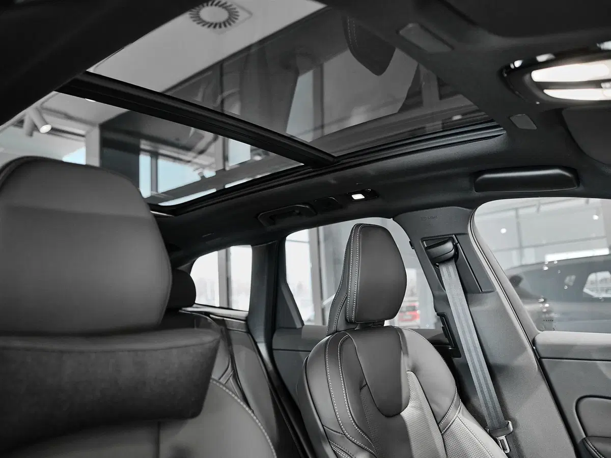 Volvo XC60 nuova a Prato (16)