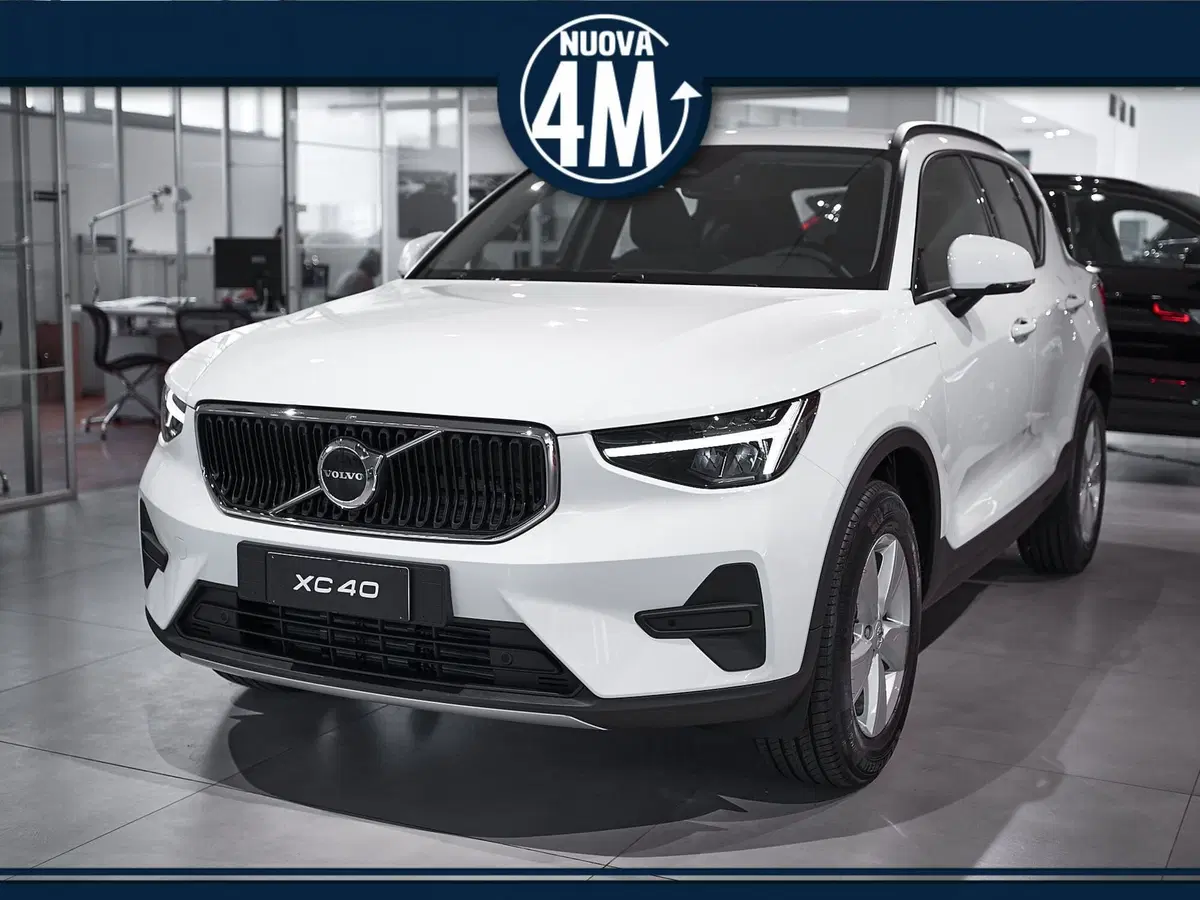 Volvo XC40 nuova a Prato