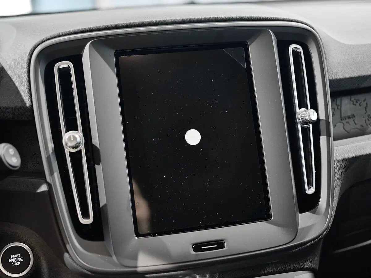 Volvo XC40 nuova a Prato (10)