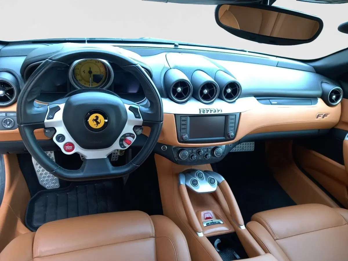 Ferrari FF Coupé usata a Ancona (10)