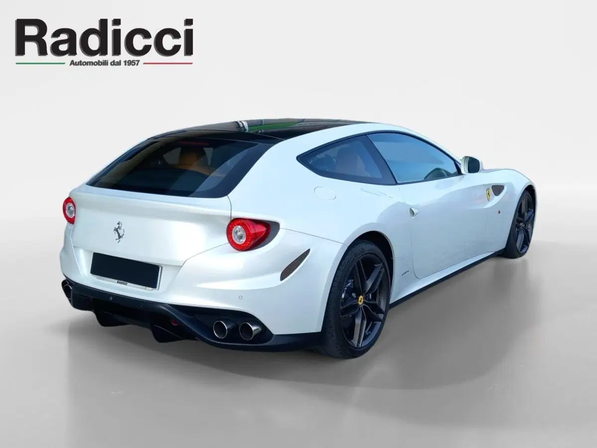 Ferrari FF Coupé usata a Ancona (5)
