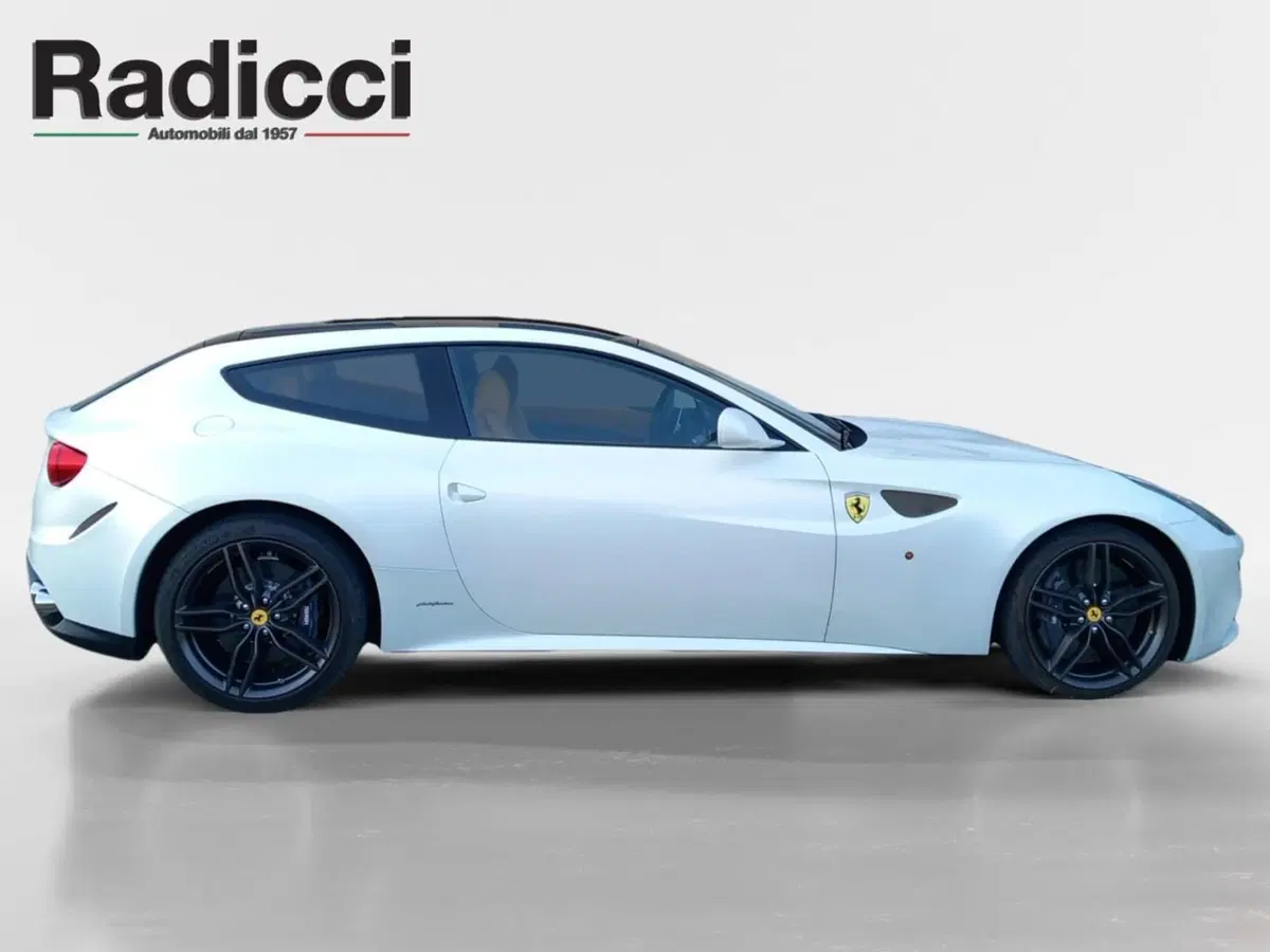 Ferrari FF Coupé usata a Ancona (6)