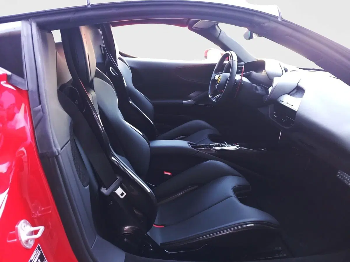 Ferrari SF90 Spider usata a Ancona (12)