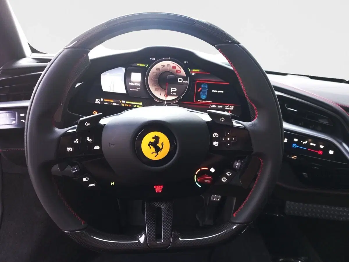 Ferrari SF90 Spider usata a Ancona (13)