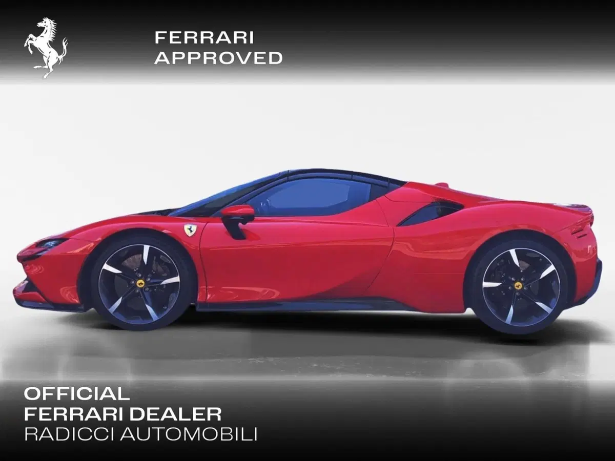 Ferrari SF90 Spider usata a Ancona (2)