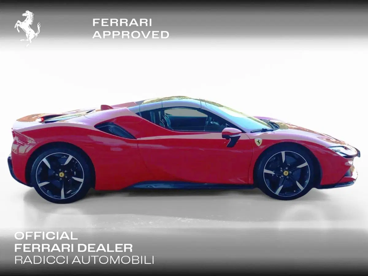 Ferrari SF90 Spider usata a Ancona (6)