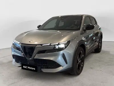 Alfa Romeo Junior 1.2 ibrida Speciale 145cv edct6 del 2025 usata a Torre Annunziata