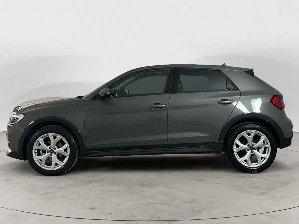 Audi A1 allstreet usata a Napoli (5)