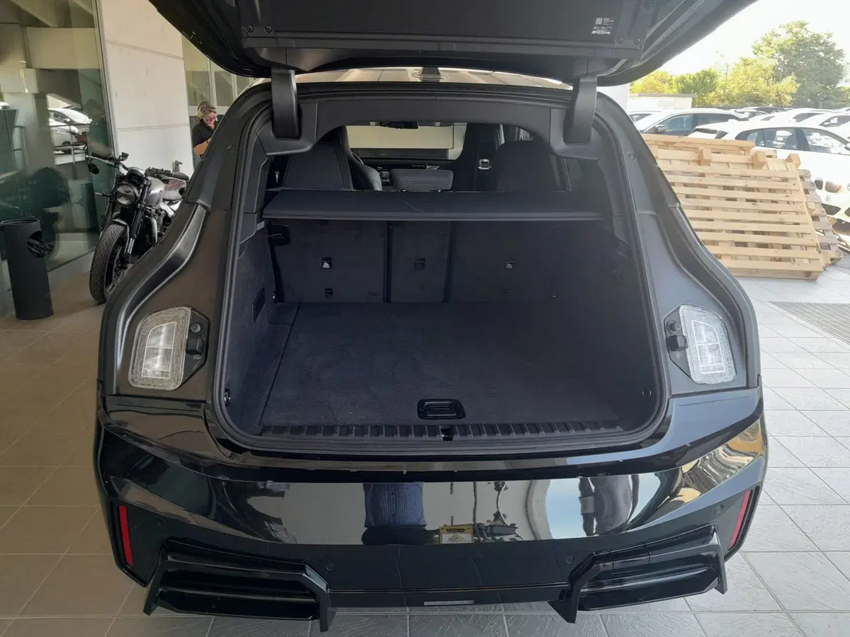 BMW iX usata a Asti (11)