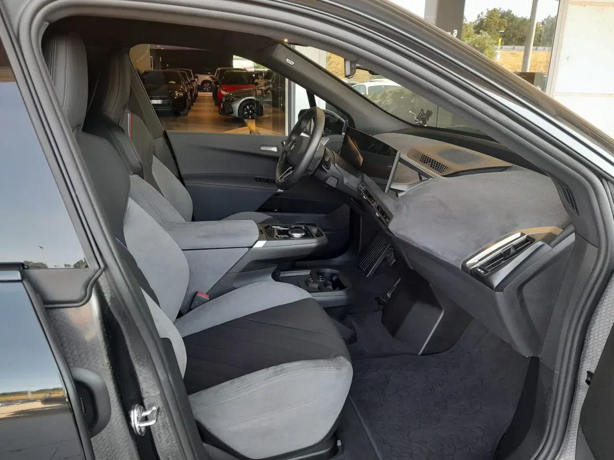 BMW iX usata a Asti (9)