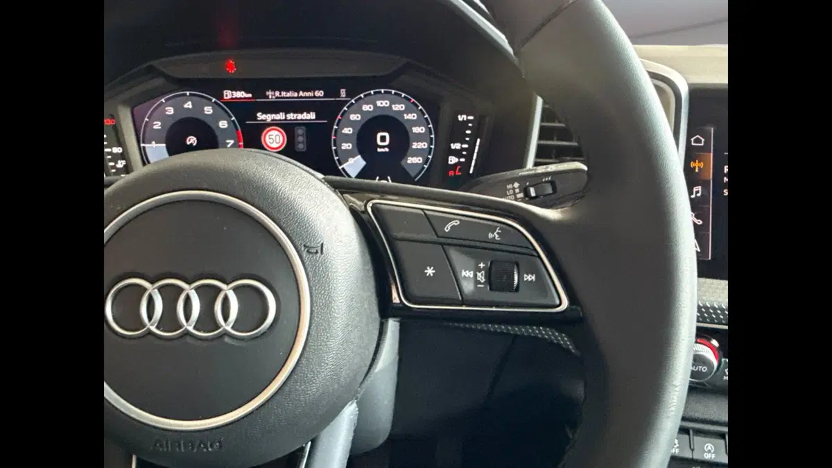 Audi A1 allstreet usata a Palermo (16)