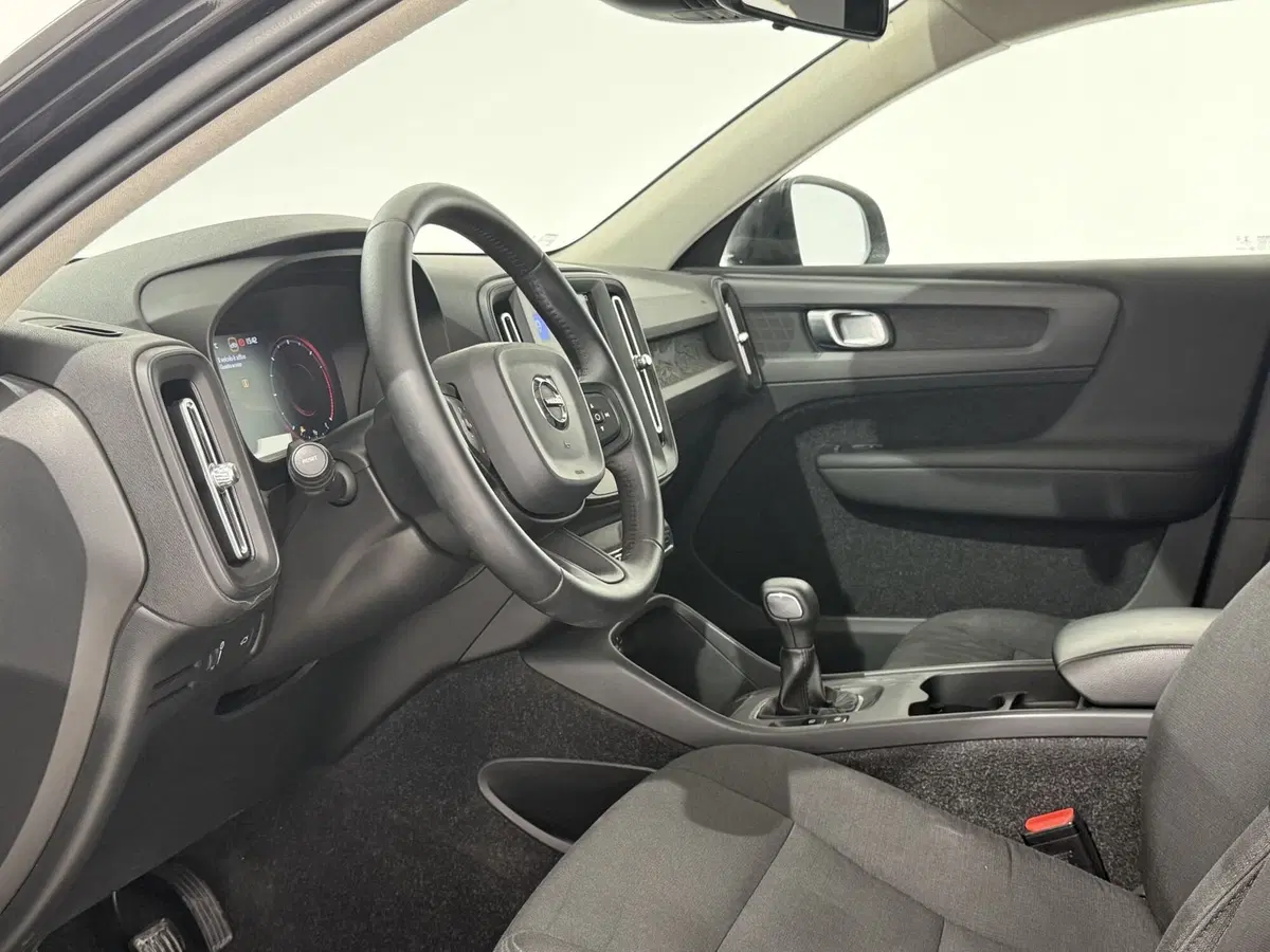Volvo XC40 usata a Perugia (6)
