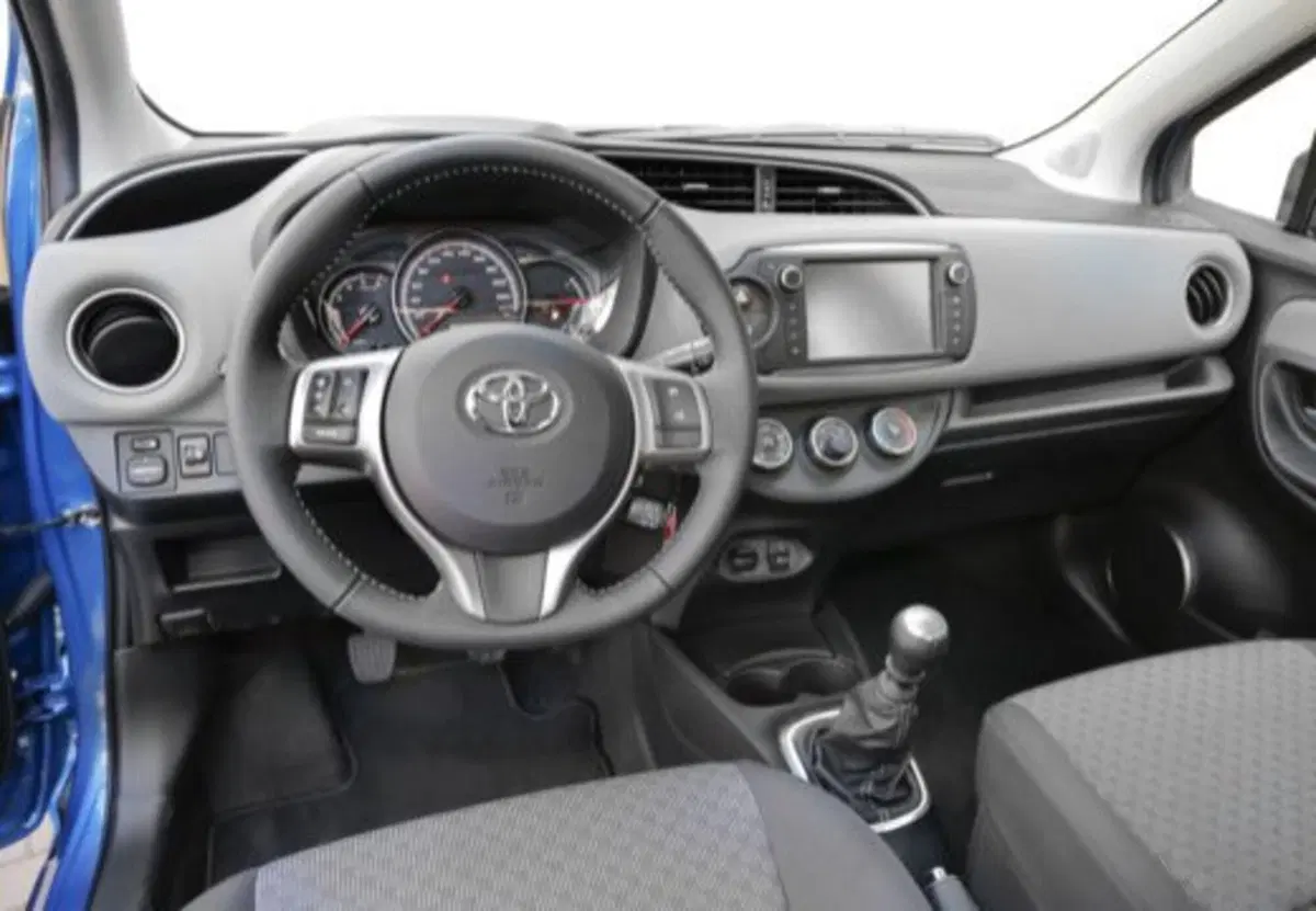 Toyota Yaris usata a Palermo (8)