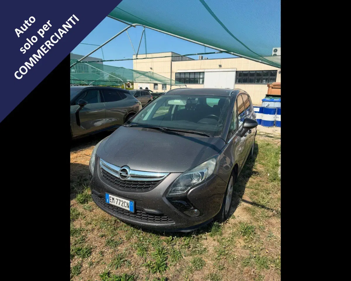 Opel Zafira Tourer usata a Bologna