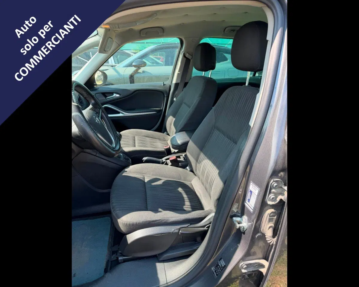 Opel Zafira Tourer usata a Bologna (12)