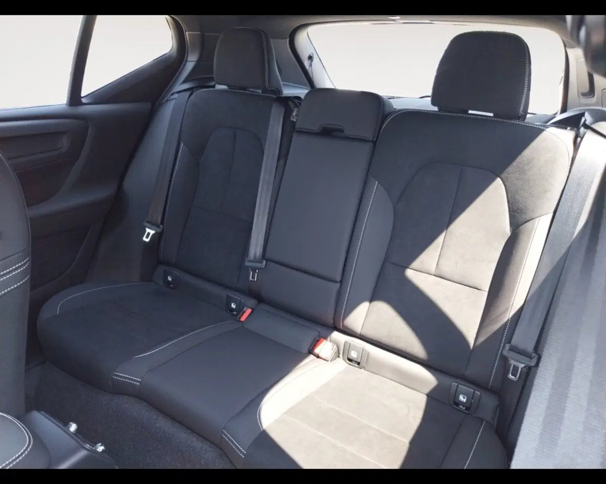 Volvo XC40 nuova a Ravenna (13)