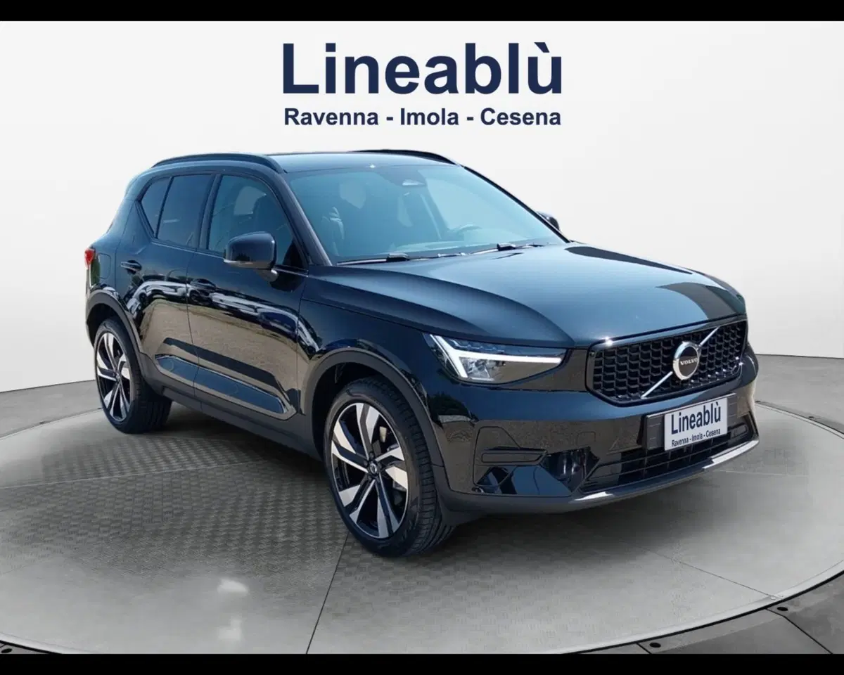 Volvo XC40 nuova a Ravenna (7)