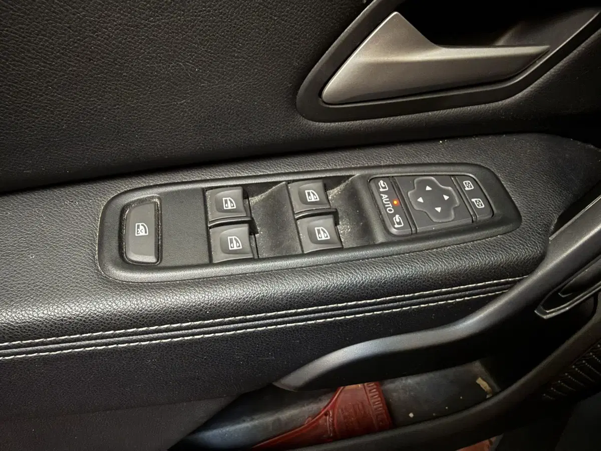 Dacia Duster usata a Milano (19)