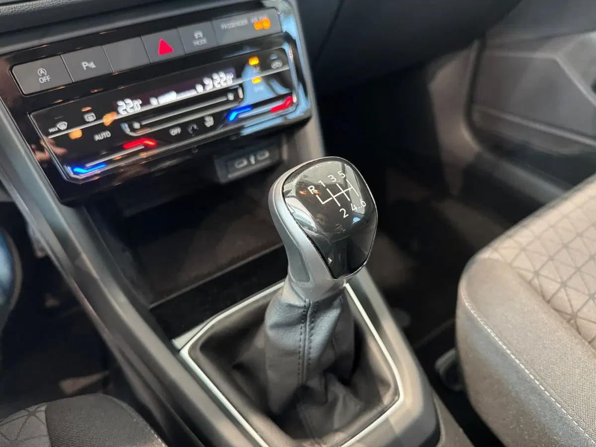 Volkswagen T-Cross usata a Varese (14)