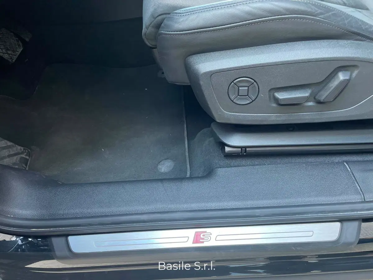 Audi Q3 Sportback usata a Taranto (8)